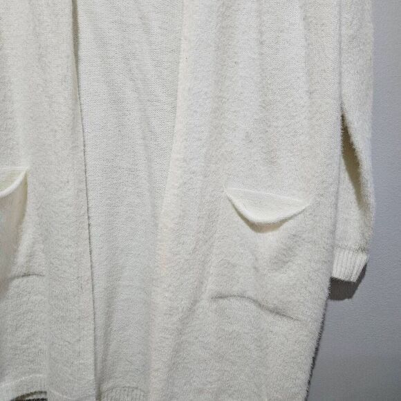 Qixing White Cardigan Sweater Size L - Picture 3 of 6
